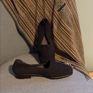 A2 Slip on Black stretchy nylon loafer